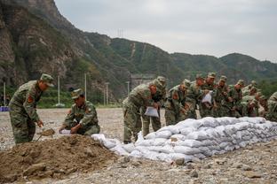 空翻之王？34岁奥巴梅扬双响carry全场，免签来马赛赛季23球8助